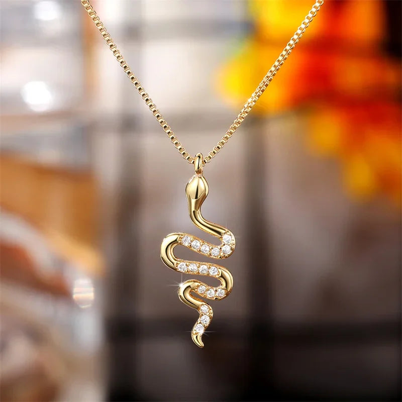 VELOURA Serpentine  Necklace