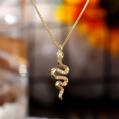 VELOURA Serpentine  Necklace